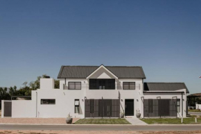 Albatross Lodge - Silwerstrand Golf and River Estate